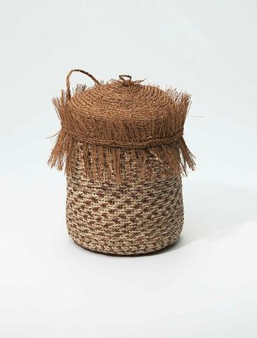 Artwork Kato louakau mo e pulu (mosikaka basket) this artwork made of Woven pulu (coconut husk fibres) and lou’akau (pandanus), created in 2023-01-01