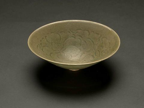 Artwork Bowl with gingko leaf scroll this artwork made of Stoneware, celadon glaze, created in 1900-01-01